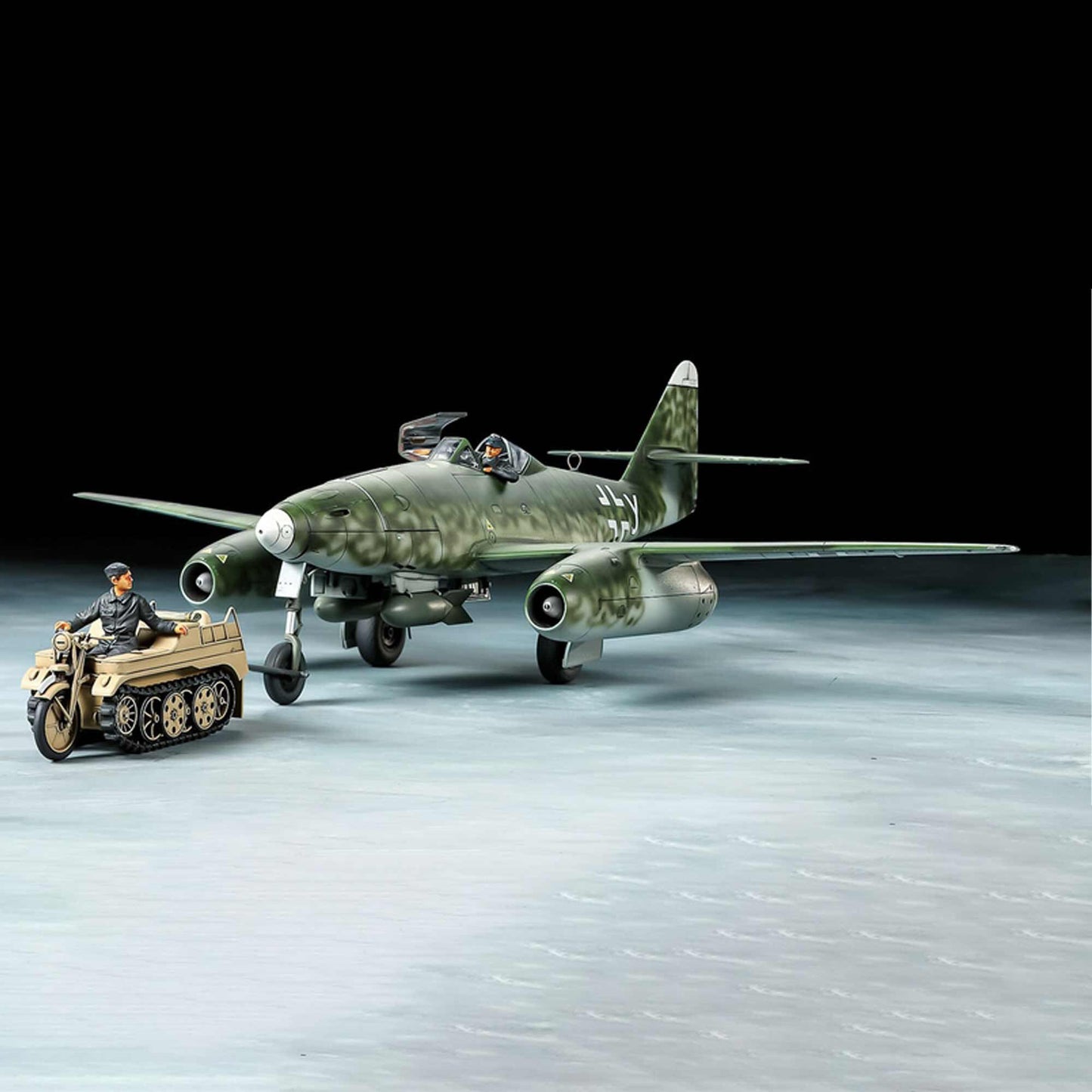 1/48 Messerschmitt Me262 A-2a w/Kettenkraftrad