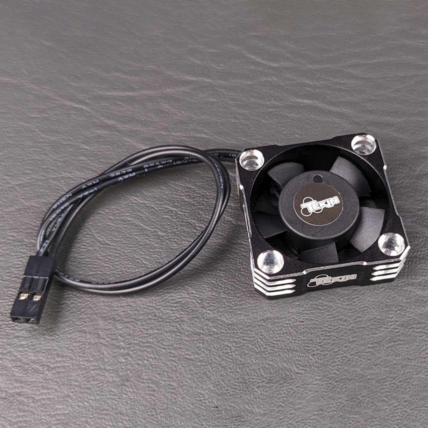 Fan 30x30x10 Hiflow Black / Silver  2pin 180mm