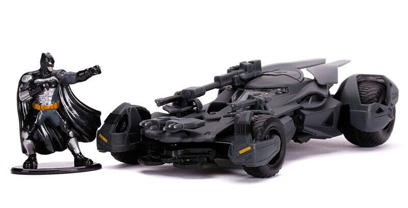 Jada 1/32 "Hollywood Rides" 2017 Justice League Batmobile with Batman