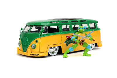 Jada 1/24 "Hollywood Rides" 1962 VW Bus w/Leonardo (TMNT)