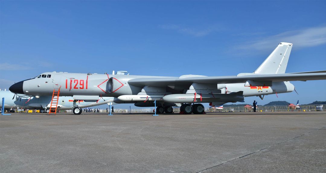 Trumpeter 1/144 Xian H-6K Strategic Bomber